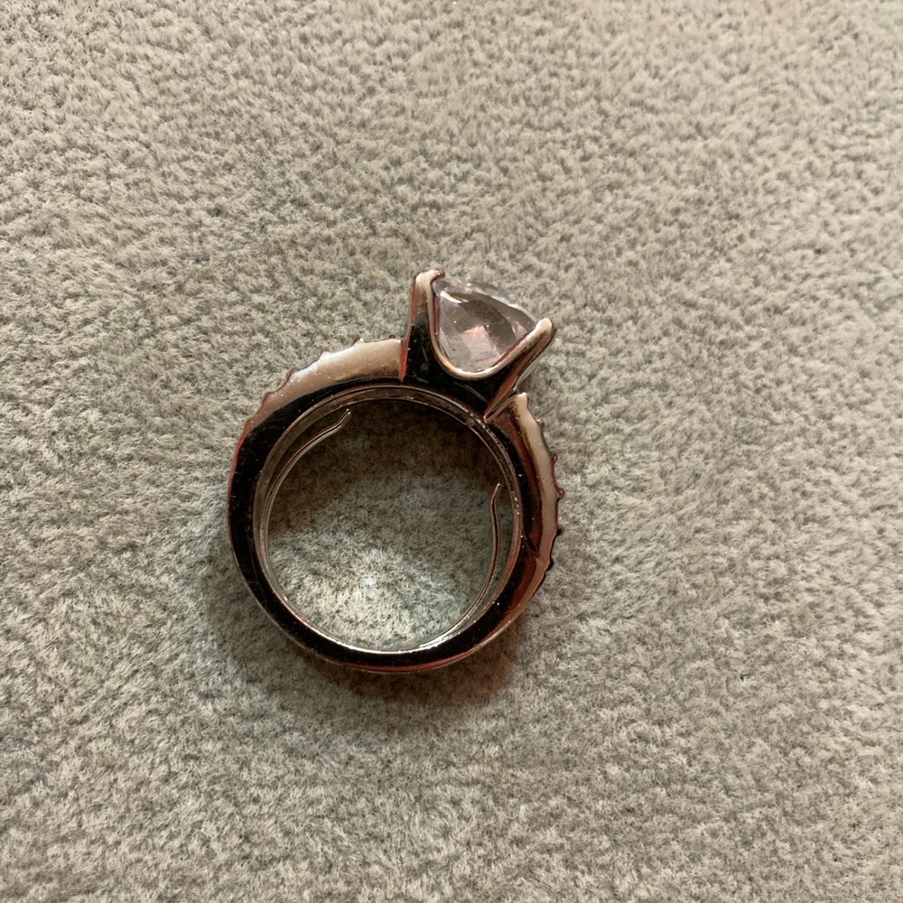 Chunky Ring 💍 - Picture 2 of 3
